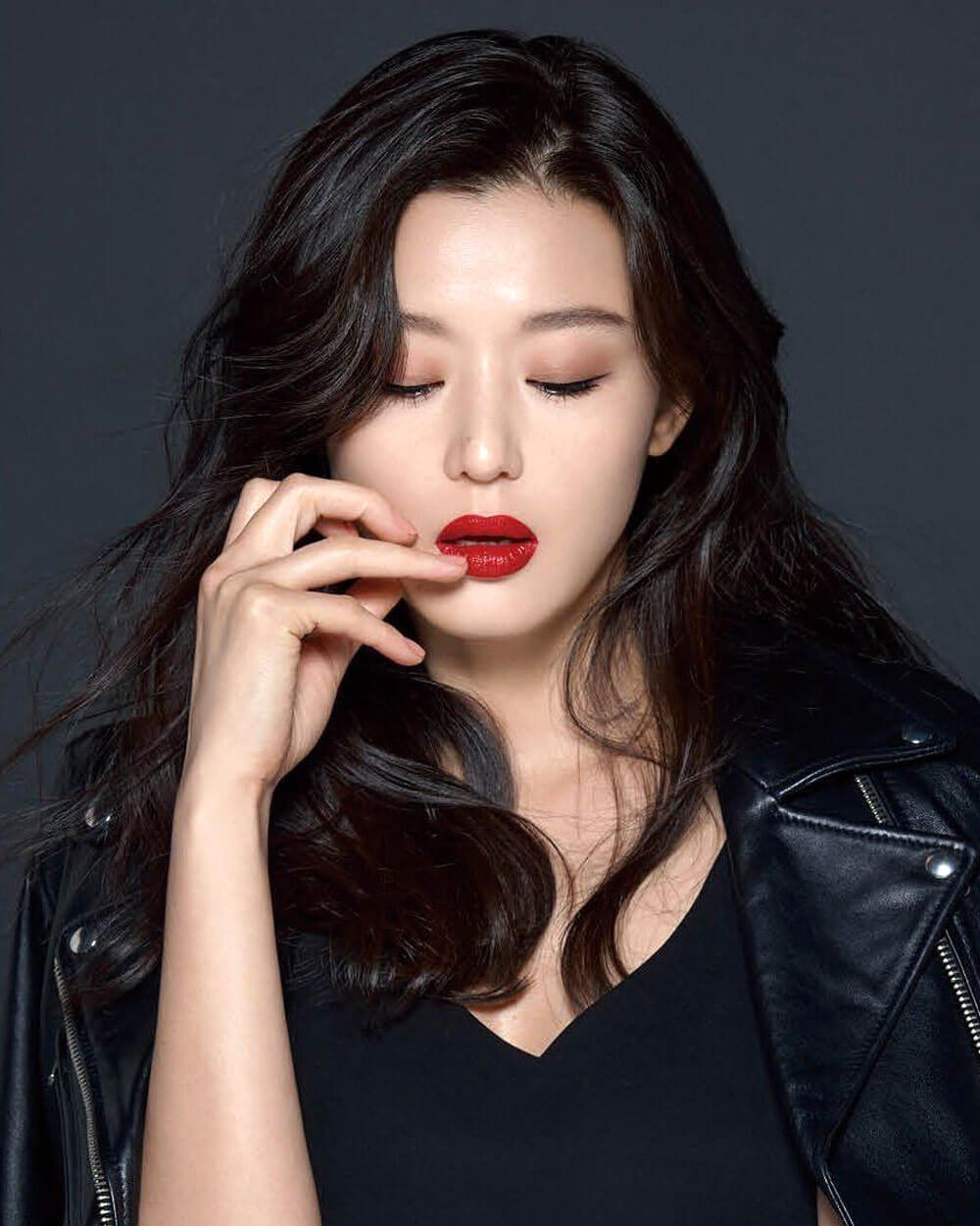 Korean girl with red lipsticks