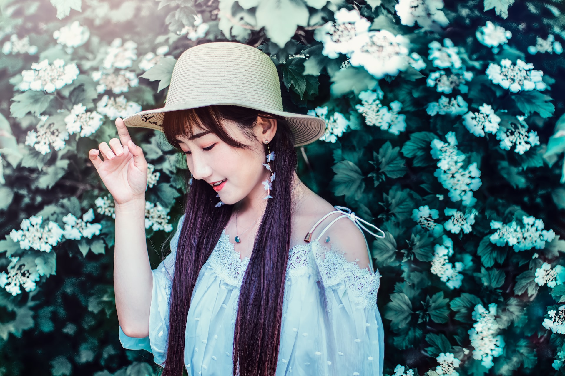 chinese girl wearing a white hat